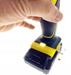 Klucz Udarowy Akumulatorowy do kol Zestaw 2x aku-8